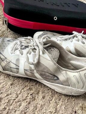 Nfinity Vengeance White & Gray Sneakers